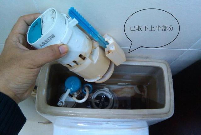 抽水马桶水箱漏水，自己动动手就能搞定