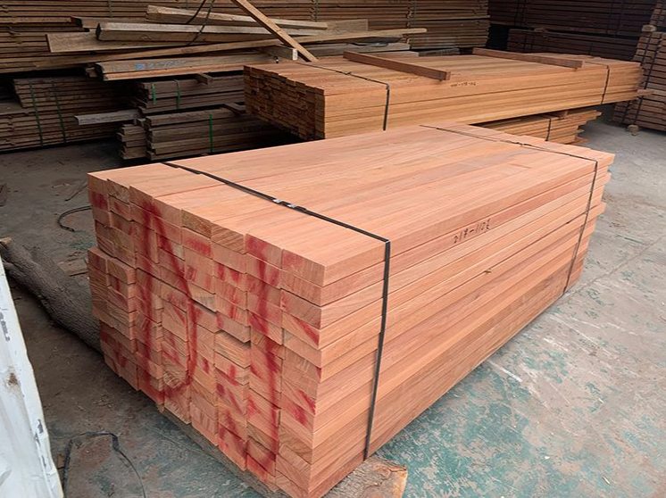 致禾木业红菠萝格防腐木方木条户外防腐木栈道