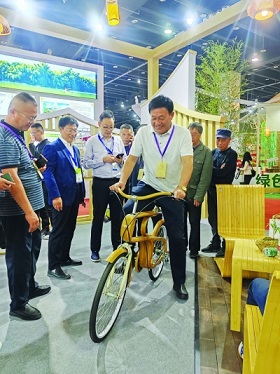 竹子做的自行车、床垫，你见过吗？(图1)