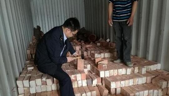 沙田口岸发现一起砖块冒充赞比亚血檀的贸易欺诈行为
