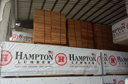 发往中国木材市场的加拿大铁杉板材 