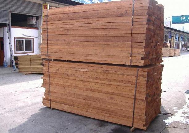 沙比利锯材厂产量滞后于出货量(图1)