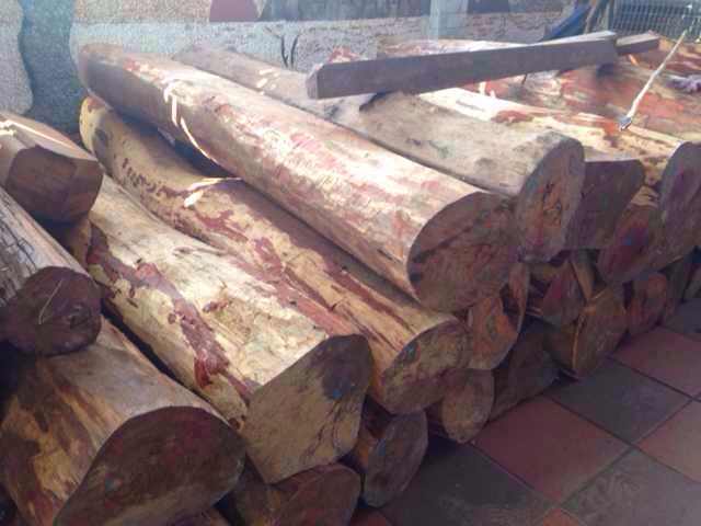 红木价格：酸枝类“进三退一”、花梨类“进二退一”(图1)