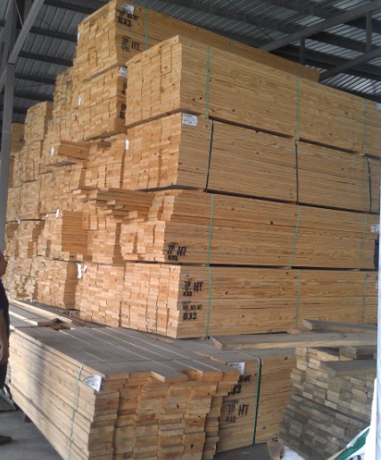 南方松小幅下跌报1500元/立方米(图1)