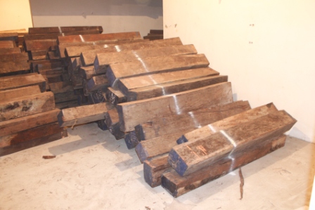 微凹黄檀木材商家调整经营策略(图1)