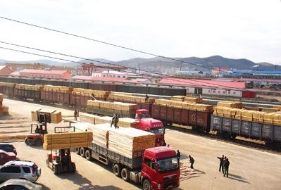 绥芬河木材市场交易冷清:以清库存为主(图1) 绥芬河木材市场