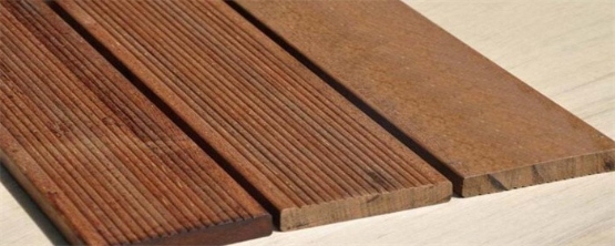 防腐木是什么木头做的?材质、加工与应用解析(图2) 防腐木是什么木头做的?材质、加工与应用解析(图2)